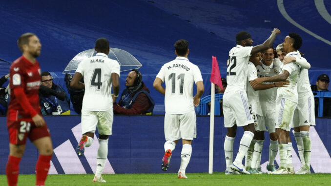 Foto de archivo del partido de la primera vuelta de Liga entre Real Madrid y Sevilla disputado en el Santiago Bernabéu. EFE / Rodrigo Jiménez.
