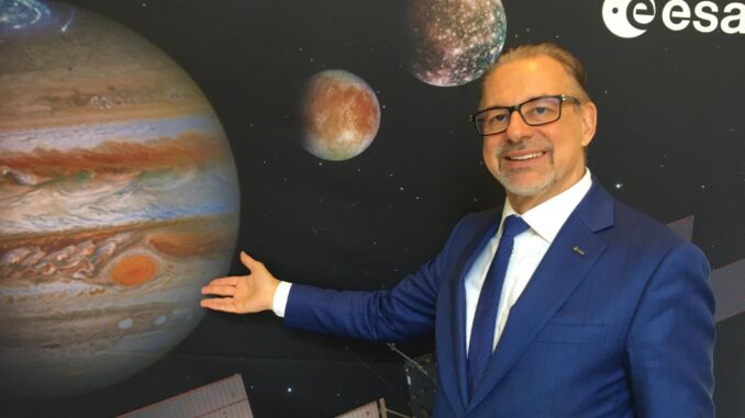 El director general de la ESA, Josef Aschbacher, en el Centro Europeo de Astronomía Espacial en Villanueva de la Cañada, Madrid. EFE/NG

