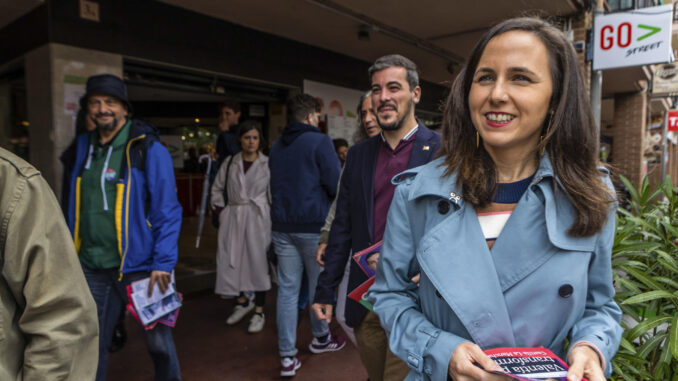 La ministra de Derechos Sociales y Agenda 2030 y secretaria general de Podemos, Ione Belarra, y el candidato de Unidas Podemos a la Presidencia de la Junta de Comunidades, José Luis García Gascón (2d), presentan las propuestas de esta formación sobre vivienda. EFE/Ángeles Visdómine
