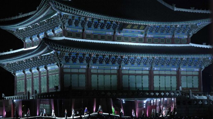 Desfile de Gucci en el Palacio Gyeongbokgung para presentar esta semana su colección Crucero 2024. EFE/EPA/JEON HEON-KYUN / POOL
