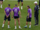 El entrenador del Real Madrid, Carlo Ancelotti (d) y los jugadores Luka Modric (2d),  Karim Benzema (c) y Dani Ceballos (i) durante un entrenamiento, en una foto de archivo. EFE/Julio Muñoz