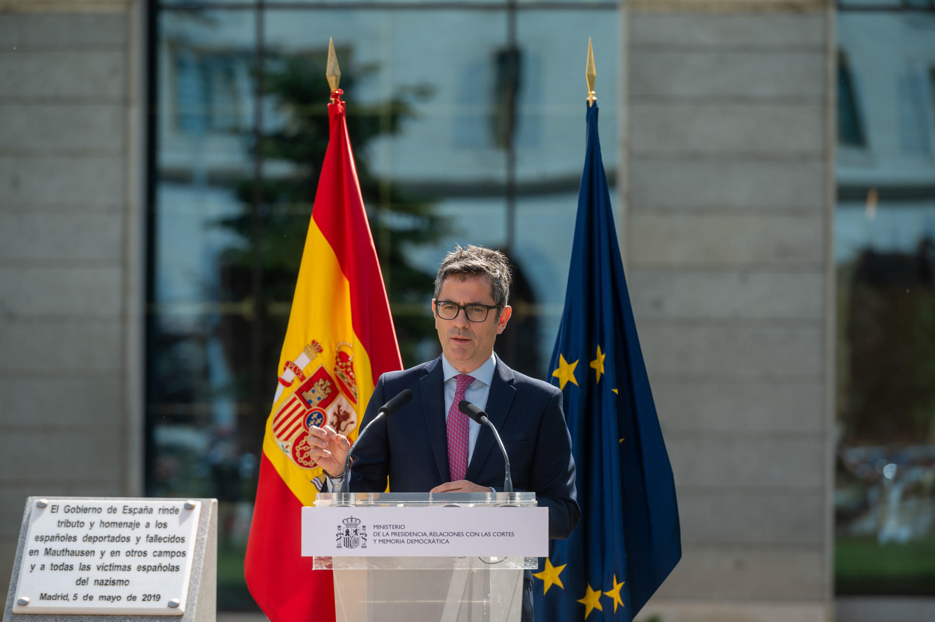 El ministro de la Presidencia, Relaciones con las Cortes y Memoria Democrática, Félix Bolaños, interviene en el acto homenaje a las víctimas españolas del nazismo, este miércoles en Madrid. EFE/Fernando Villar
