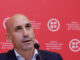 El presidente de la Federación Española de Fútbol, Luis Rubiales durante una rueda de prensa tras el acto institucional de recepción del trofeo del Mundial femenino 2023, que se disputará en Australia y Nueva Zelanda entre el 20 de julio y el 20 de agosto, en la Ciudad del Fútbol de Las Rozas (Madrid). EFE/JJ Guillén