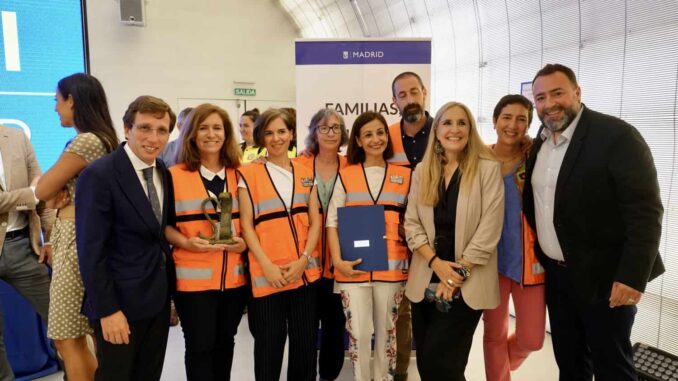 Almeida entrega los premios del Samur Social en su XIX aniversario