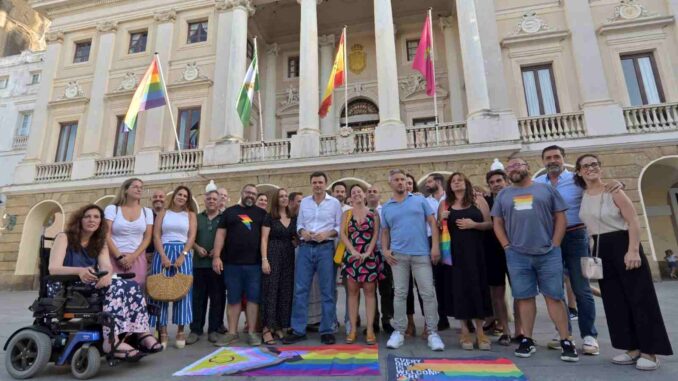 Ceremonia del izado de la bandera del Orgullo 2023 en Cádiz