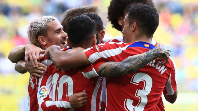 Los jugadores del Atlético de Madrid celebran uno de los goles en Villarreal de este domingo. EFE/ Ángel Sánchez
