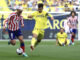 Griezmann, perseguido por Manu Trigueros, en el Villarreal-Atlético de Madrid de este domingo. EFE/ Doménech Castelló