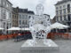 La escultura "Nómada Blanco" de Jaume Plensa, en la plaza mayor de la ciudad de Mons (Bélgica) por la nueva exposición "Algo Sagrado". EFE/Paula García-Ajofrín