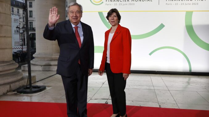 El secretario general de la ONU, Antonio Guterres (I), y la ministra de Relaciones Exteriores de Francia, Catherine Colonna (D). EFE/EPA/LUDOVIC MARIN / POOL MAXPPP OUT
