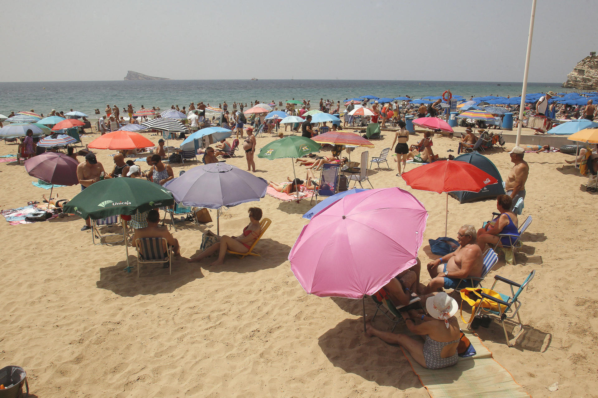 .En la imagen, la playa de Levante, en Benidorm, hoy EFE/ Morell
