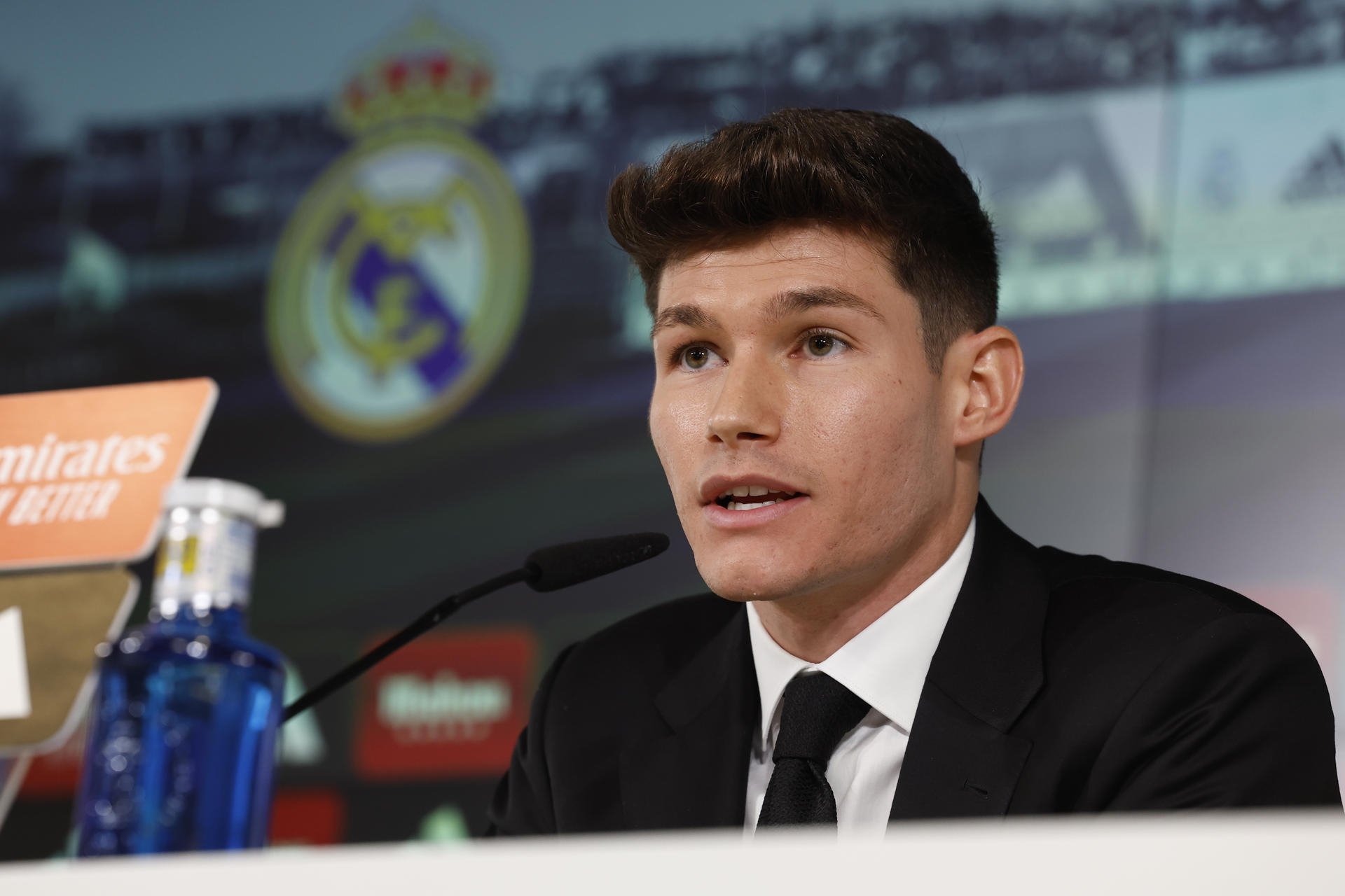 El lateral izquierdo Fran García, durante su presentación como nuevo jugador del Real Madrid, en la Ciudad Deportiva de Valdebebas, en Madrid. E/ Chema Moya
