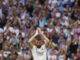 El delantero francés del Real Madrid, Karim Benzema, antes de abandonar el terreno de juego tras ser sustituido durante el partido de la última jornada de Liga en el estadio Santiago Bernabéu. EFE/ Daniel González.