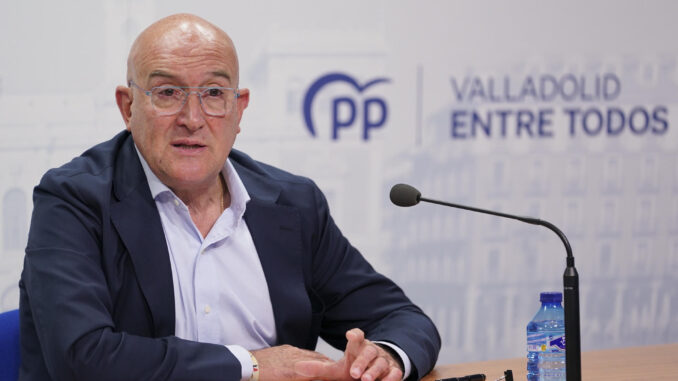 El candidato del PP al Ayuntamiento de Valladolid, Jesús Julio Carnero, en una imagen de archivo. EFE/Nacho Gallego

