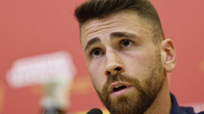 El portero de la selección española de fútbol, Unai Simón durante la rueda de prensa ofrecida en la Ciudad Deportiva de Las Rozas, en Madrid. EFE/ Rodrigo Jimenez
