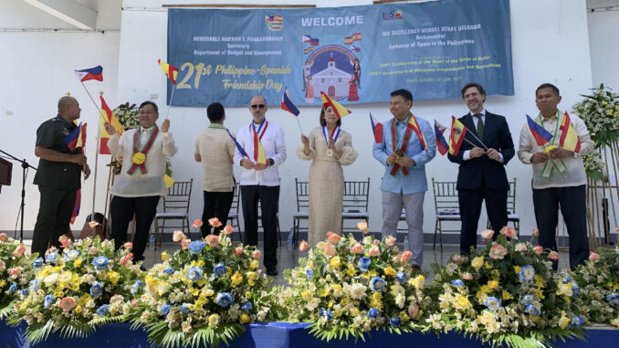 Las autoridades de Filipinas y de España homenajean a "los últimos de Filipinas" en Baler. EFE/Federico Segarra
