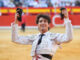 El diestro Roca Rey tras cortar dos orejas en una corrida de toros parte de la celebración de la fiesta del Corpus Christi este viernes, en Granada. EFE/Miguel Ángel Molina