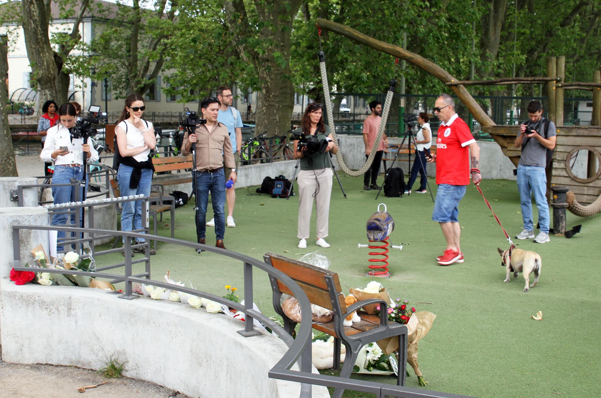 El parque donde ocurrió el ataque en Annecy. EFE/EPA/GREGORY ROS
