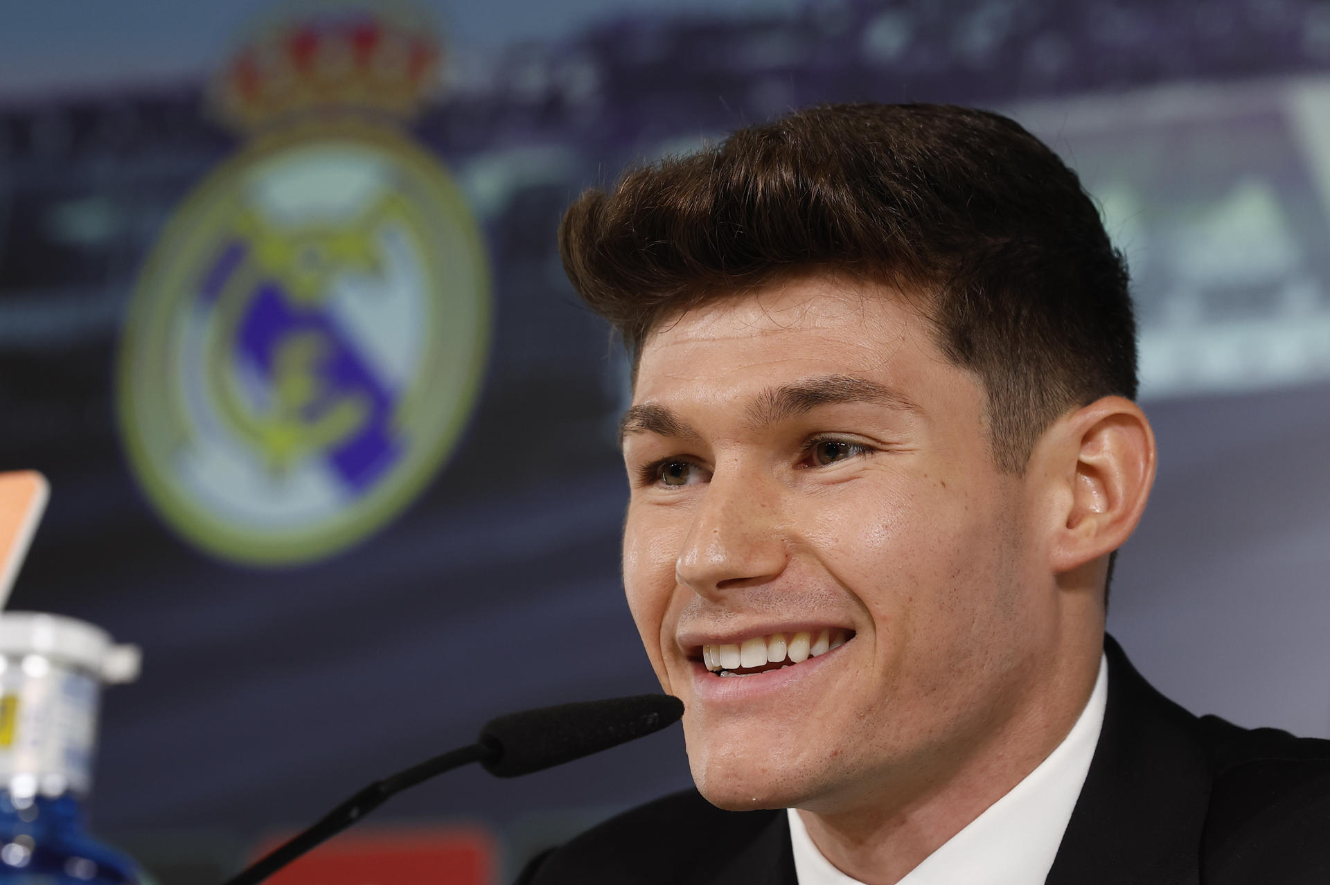 El lateral izquierdo Fran García, durante su presentación como nuevo jugador del Real Madrid, en la Ciudad Deportiva de Valdebebas, en Madrid. E/ Chema Moya
