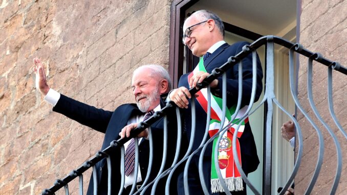 El alcalde de Roma, Roberto Gualtieri, y el presidente brasileño Luiz Inácio Lula da Silva en foto de 21 de junio de 2023. EFE/EPA/FABIO CIMAGLIA
