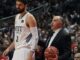 El entrenador del Real Madrid Pablo Laso junto al ala-pívot montenegrino Nikola Mirotic en una foto de archivo. EFE/Kiko Huesca.