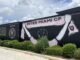 Fotografía de un mural del Inter Miami en el estadio DRV PNK, ayer, en Fort Lauderdale (EE.UU.). A 50 kilómetros del centro de Miami, a pocos pasos del aeropuerto privado de Fort Lauderdale, se encuentra el DRV PNK Stadium. EFE/ Andrea Montolivo