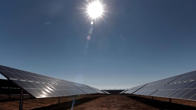 Fotografía de archivo de una instalación de energía fotovoltaica. EFE/Kai Försterling
