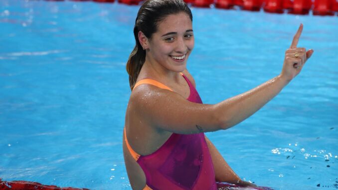 Fotografía de archivo de la argentina Delfina Pignatiello celebrando al ganar la final 2 de 800m libre en la natación de los Juegos Panamericanos Lima 2019, el 8 de agosto de 2019, en Lima (Perú). EFE/ Orlando Barría Archivo
