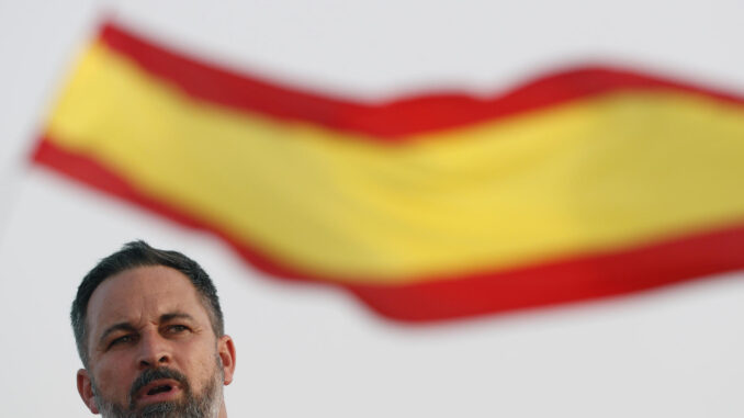 El líder de Vox, Santiago Abascal, interviene durante un acto de campaña previo a las elecciones generales del 23 de julio este martes, en Málaga. EFE/ Jorge Zapata
