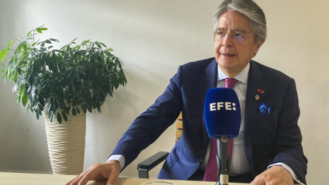 El presidente de Ecuador, Guillermo Lasso, habla con EFE en Bruselas sobre las elecciones y otros asuntos de su país. EFE/ Leo Rodríguez
