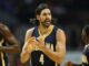 Fotografía de archivo de argentino de Indiana Pacers Luis Scola durante un partido de la NBA ante Chicago Bulls en el United Center, el 15 de noviembre de 2014, en Chicago (EE.UU.). EFE/Kamil Krzaczynski Archivo