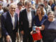 El expresidente del Gobierno, Mariano Rajoy, junto a la alcaldesa de valencia, Maria Jose Catalá y al vicepresidente del Grupo del Partido Popular Europeo y cabeza de lista del PP al Congreso por Valencia, Esteban Gonzalez Pons, durante la visita que han realizado al Mercado Central. EFE/ Kai Forsterling