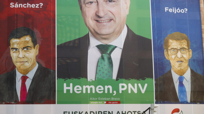 Cartel en la sede central del PNV en Bilbao, sobre las elecciones generales. EFE/Luis Tejido
