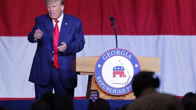 El expresidente estadounidense Donald Trump (2017-2021), en una fotografía de archivo. EFE/Erik S. Lesser
