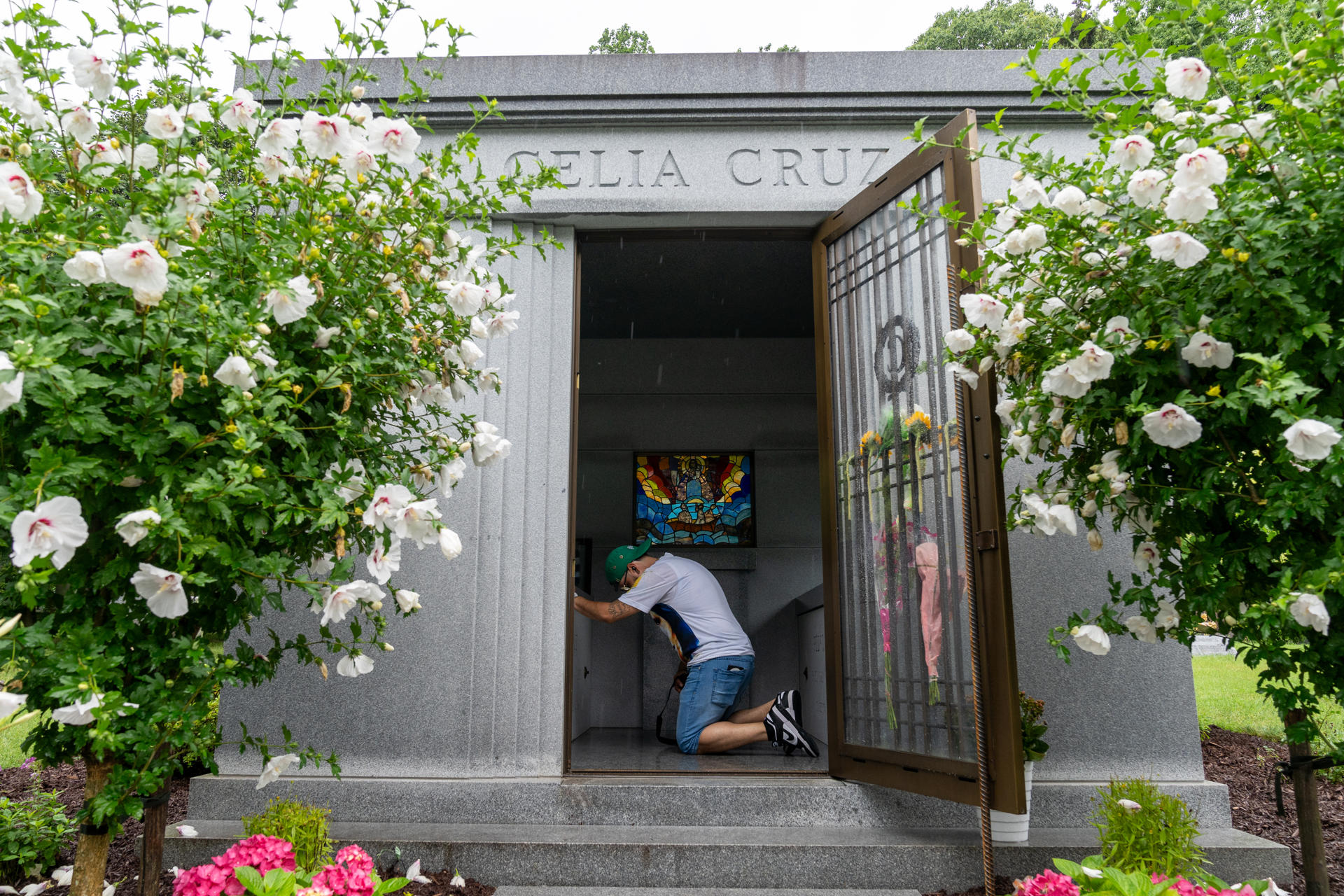 Fotografía de la tumba de Celia Cruz, en el cementerio Woodlawn, en Nueva York (Estados Unidos). EFE/ Ángel Colmenares
