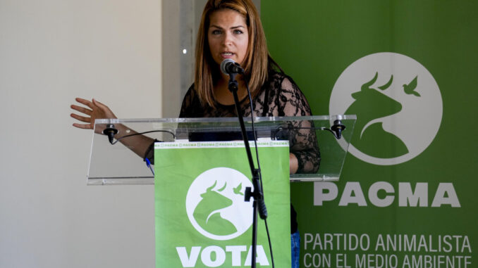 Imagen de archivo de la candidata del Partido Animalista PACMA a la presidencia del Gobierno, Yolanda Morales, durante el acto de apertura de campaña del Partido. EFE/ Borja Sánchez-trillo
