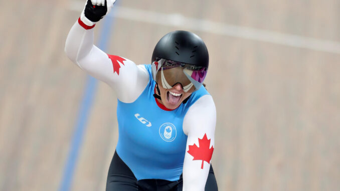 Fotografía de archivo de Kelsey Mitchell de Canadá celebrando al ganar la medalla de oro en velocidad femenino en ciclismo de pista, el 4 de agosto de 2019, en los Juegos Panamericanos 2019 en Lima (Perú). EFE/ Juan Ponce
