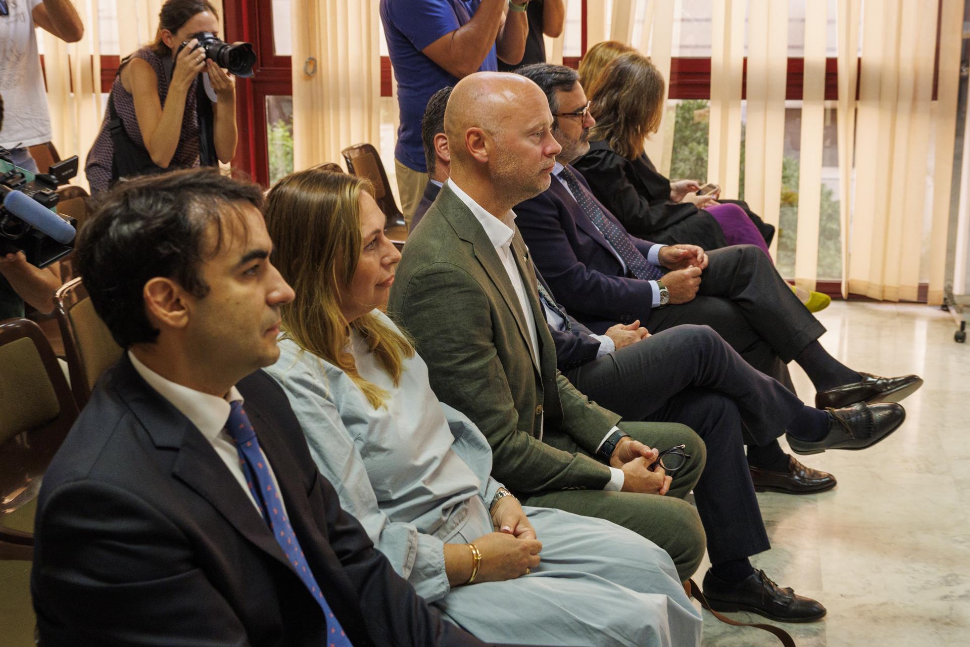 Vista de la sala del juzgado de Primera Instancia número 11 de Sevilla, donde este martes ha comenzado el juicio en el que la Junta de Andalucía reclama casi 90 millones de euros a la empresa sueca Boliden por los daños ocasionados en el vertido tóxico de la mina de Aznalcóllar en abril de 1998. EFE/Julio Muñoz
