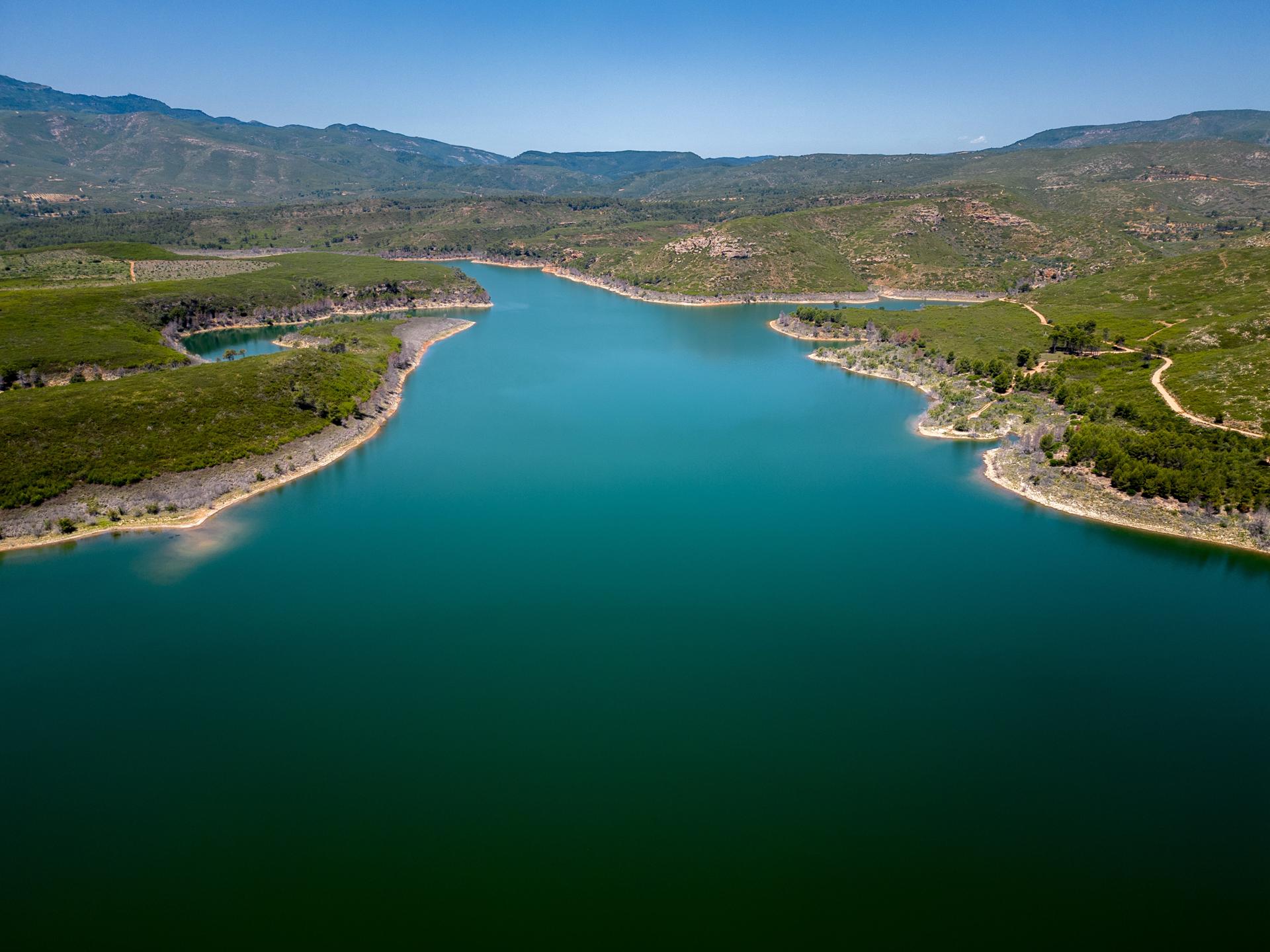 Vista general del embalse de Forata, en Valencia, este martes. EFE/Biel Aliño
