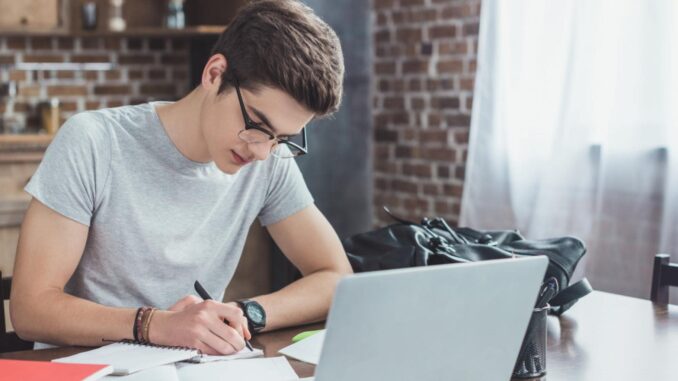 Abierta la convocatoria de becas para jóvenes del programa Segunda Oportunidad