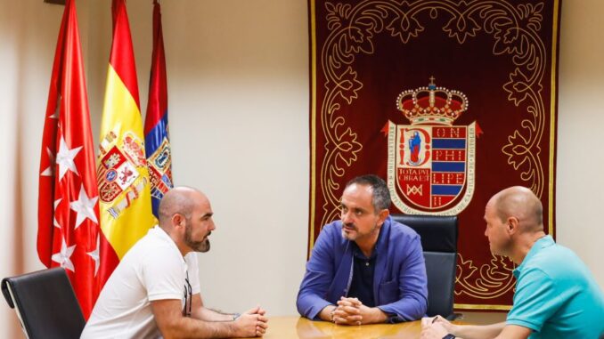 El Alcalde se reúne con la Real Federación Española de Boxeo