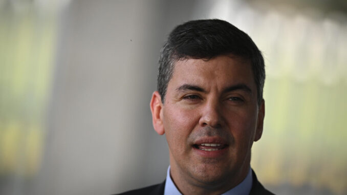 Fotografía de archivo del presidente de Paraguay, Santiago Peña. EFE/Andre Borges
