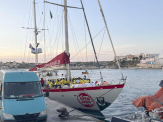 Imagen de archivo del velero Astral, de la ONG española Open Arms. EFE/ Gonzalo Sánchez