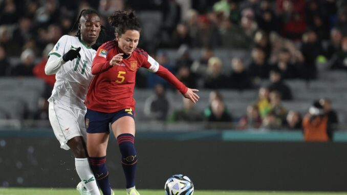 Imagen de Ivana Andres de España (R) durante el partido de fútbol del grupo C de la Copa Mundial Femenina de la FIFA. EFE/EPA/QUÉ JOVEN
