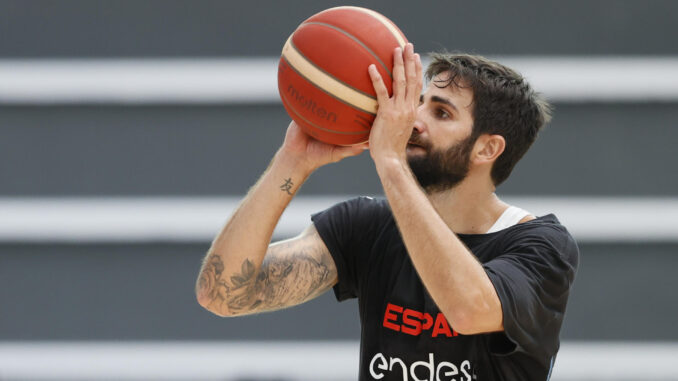 El base de la selección española Ricky Rubio durante el entrenamiento del equipo en el centro deportivo Triangulo de Oro en Madrid epara la preparación del Mundial de Baloncesto que comienza el próximo 25 de agosto. EFE/Mariscal
