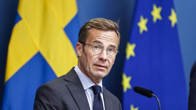 El primer ministro de Suecia, Ulf Kristersson, habla durante una conferencia de prensa sobre las medidas para proteger a los ciudadanos suecos, en Estocolmo, Suecia, el 1 de agosto de 2023. EFE/EPA/CAISA RASMUSSEN SWEDEN OUT
