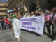 El Movimiento feminista de Salamanca ha llevado a cabo en la Plaza Mayor una concentración bajo el lema "el feminismo en el deporte no es una opción". A través de un manifiesto leído durante el acto y donde se ha criticado a Luis Rubiales se ha exigido que "las situaciones de abuso de poder no vuelvan a repetirse ni en el deporte.- EFE/JMGARCIA