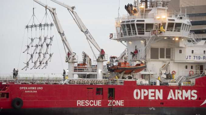Imagen de archivo del buque de la ONG Open Arms. EFE/Marta Pérez
