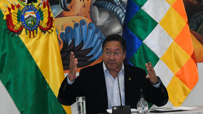 El presidente de Bolivia Luis Arce habla hoy, durante una rueda de prensa, en Casa Grande, en La Paz (Bolivia). EFE/STR
