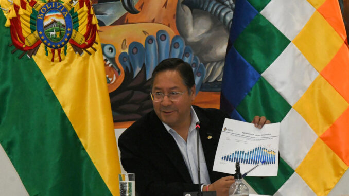 El presidente de Bolivia Luis Arce habla hoy, durante una rueda de prensa, en Casa Grande, en La Paz (Bolivia). EFE/STR
