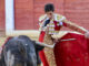 El diestro Álvaro Lorenzo, dos orejas con el tercero de la tarde, durante la corrida en honor a San Emeterio y San Celedonio que se celebra hoy jueves en la plaza de toros de Calahorra (La Rioja). EFE/ Raquel Manzanares